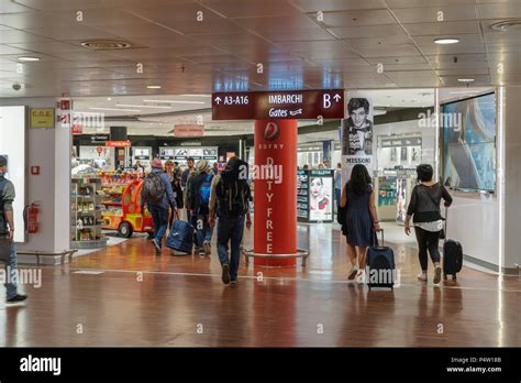 bergamo airport shops.